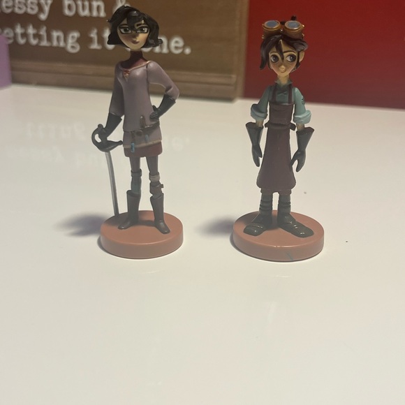 Disney Tangled the Series - Casandra , Varian tangled pvc figurine lot set of 2 - Picture 4 of 4